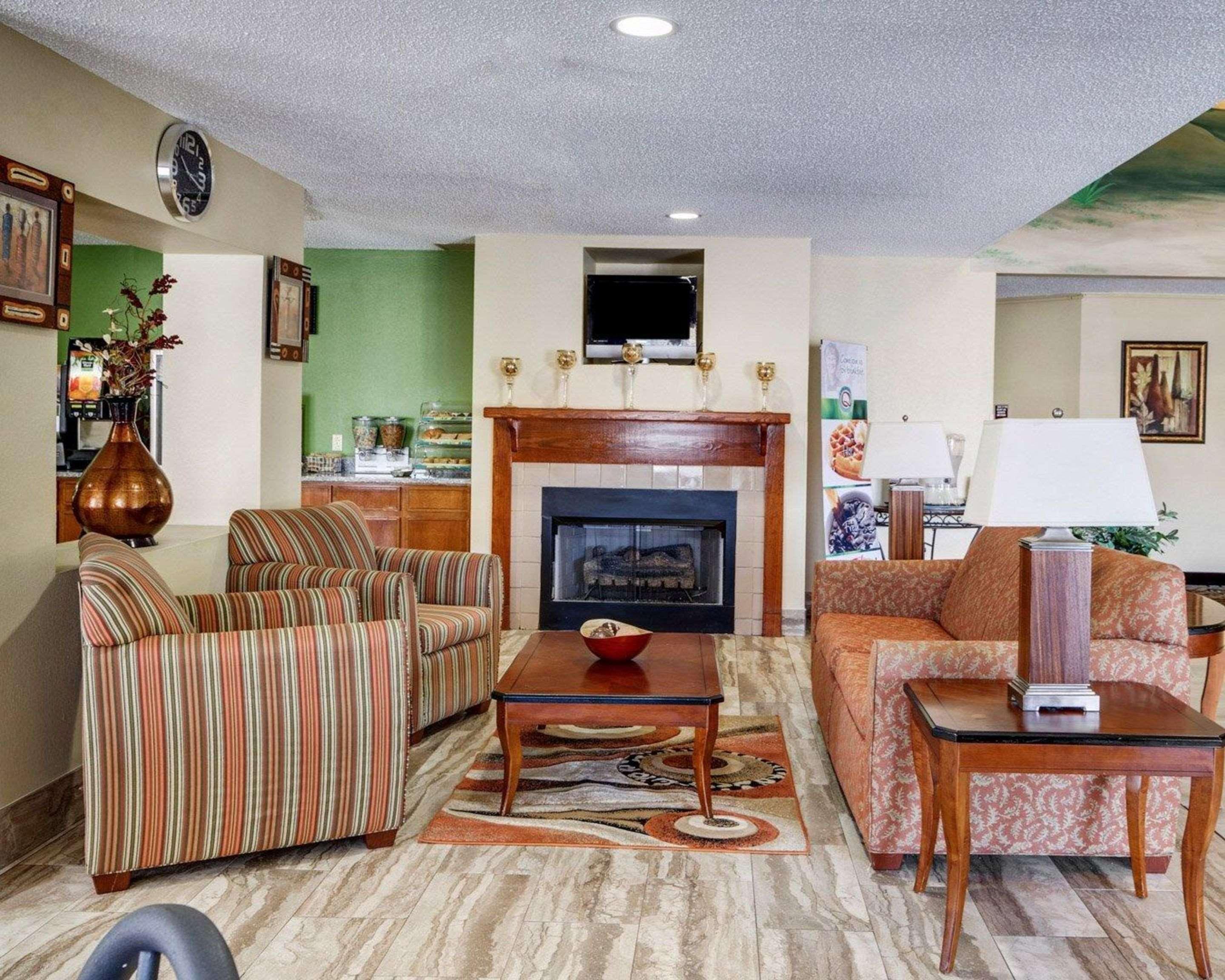 Quality Suites Baton Rouge East - Denham Springs Экстерьер фото